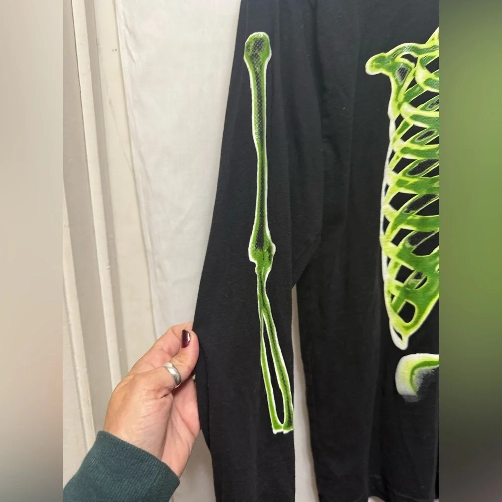 Target Black and Green Skeleton Long Sleeve Tee   0139